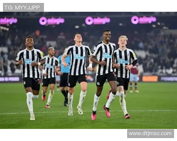 纽卡斯尔联足球队核心球星表现抢眼引领球队冲击英超前四 纽卡斯尔联足球队核心球星表现抢眼引领球队冲击英超前四